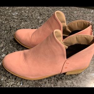 Pink leather booties size 38